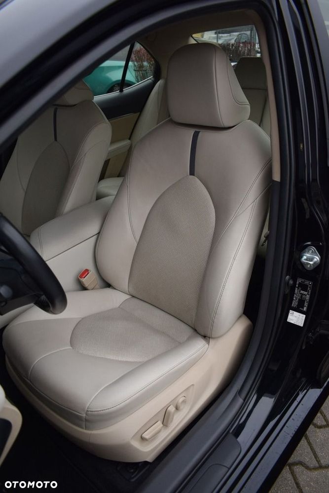 Toyota Camry 2.5 Hybrid Comfort CVT - 13