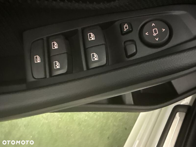 BMW Seria 3 318i - 12