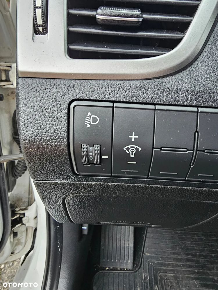 Hyundai i30 1.4 Intro Edition - 19