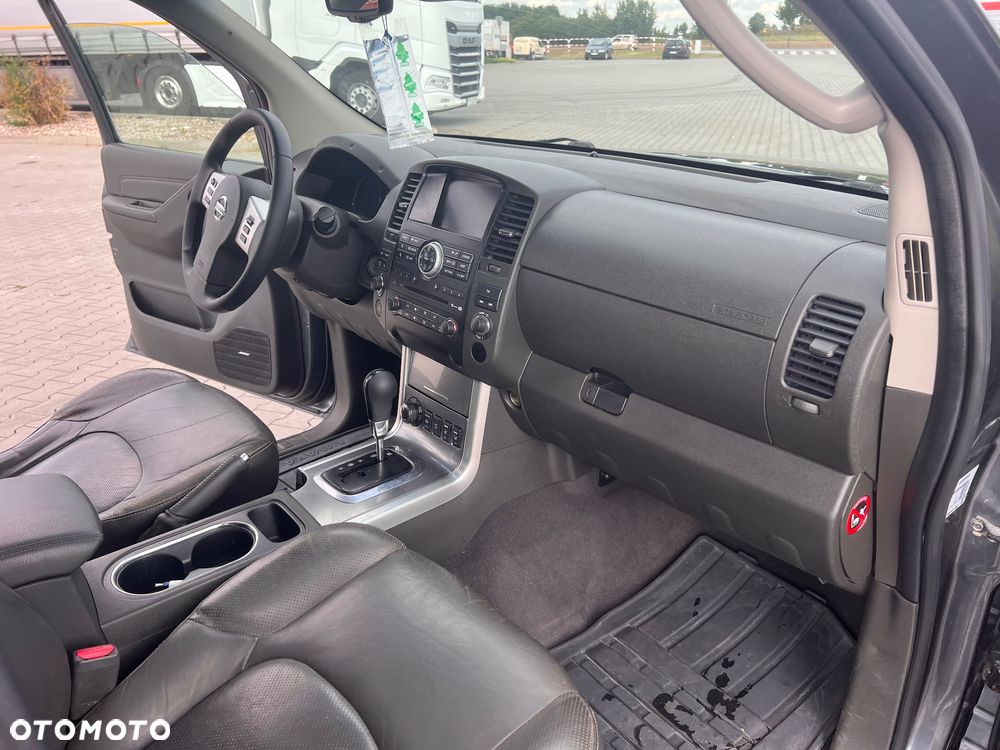 Nissan Navara 3.0 D V6 - 26