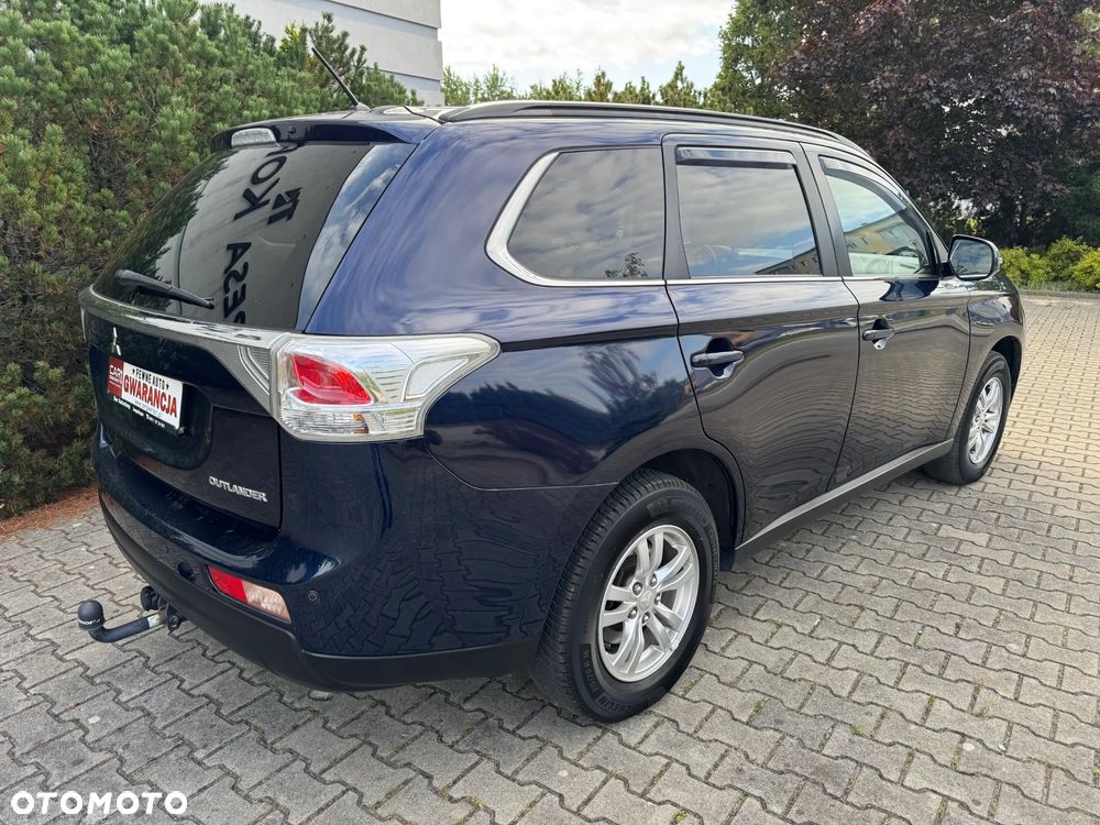 Mitsubishi Outlander 2.0 Invite + 2WD - 19