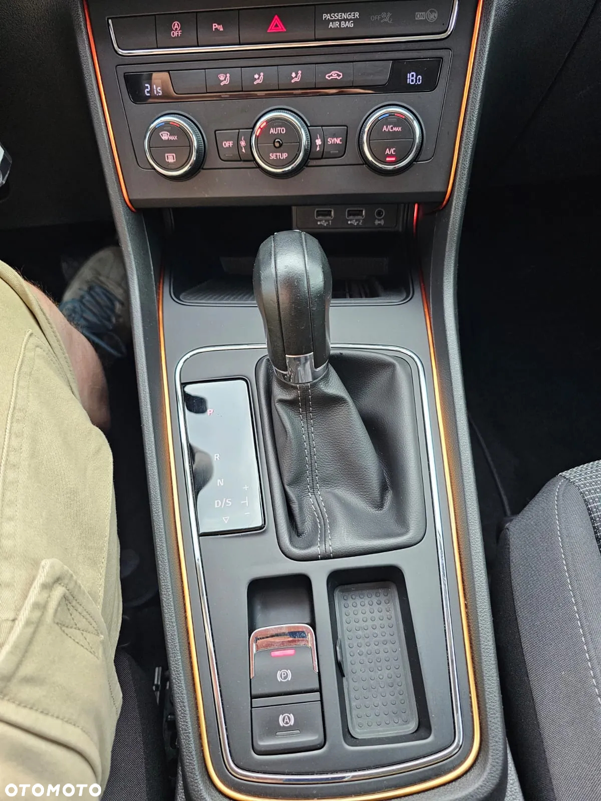 Seat Leon 1.6 TDI DSG Xcellence - 25