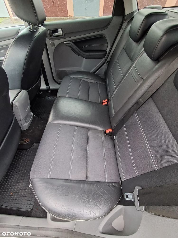 Ford Focus 2.0 16V Titanium - 6