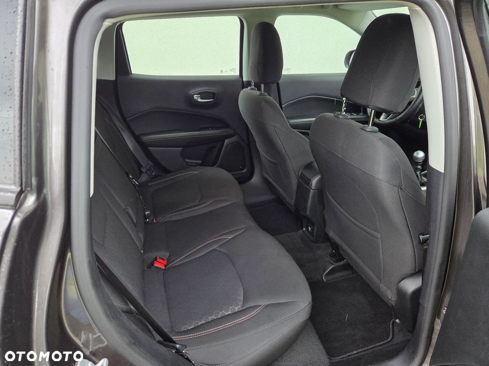 Jeep Compass - 12