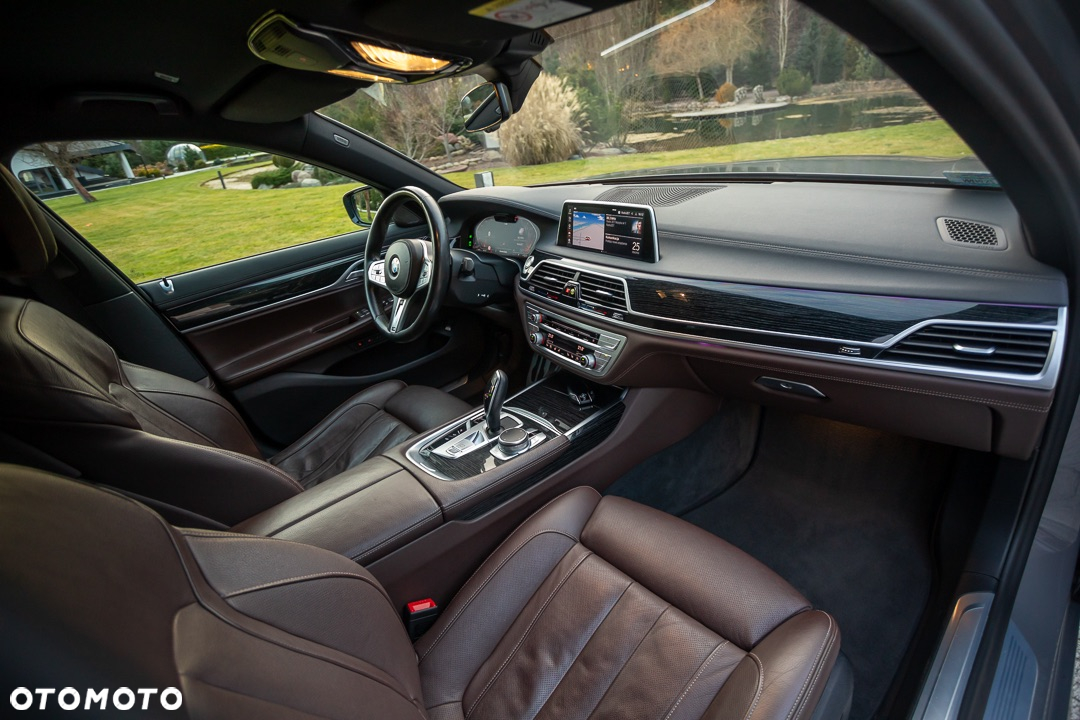 BMW Seria 7 - 24