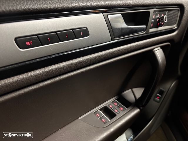 VW Touareg 3.0 TDI V6 Top Tiptronic - 13