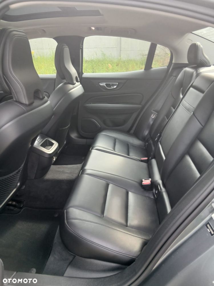 Volvo S60 T6 AWD Momentum Pro - 11