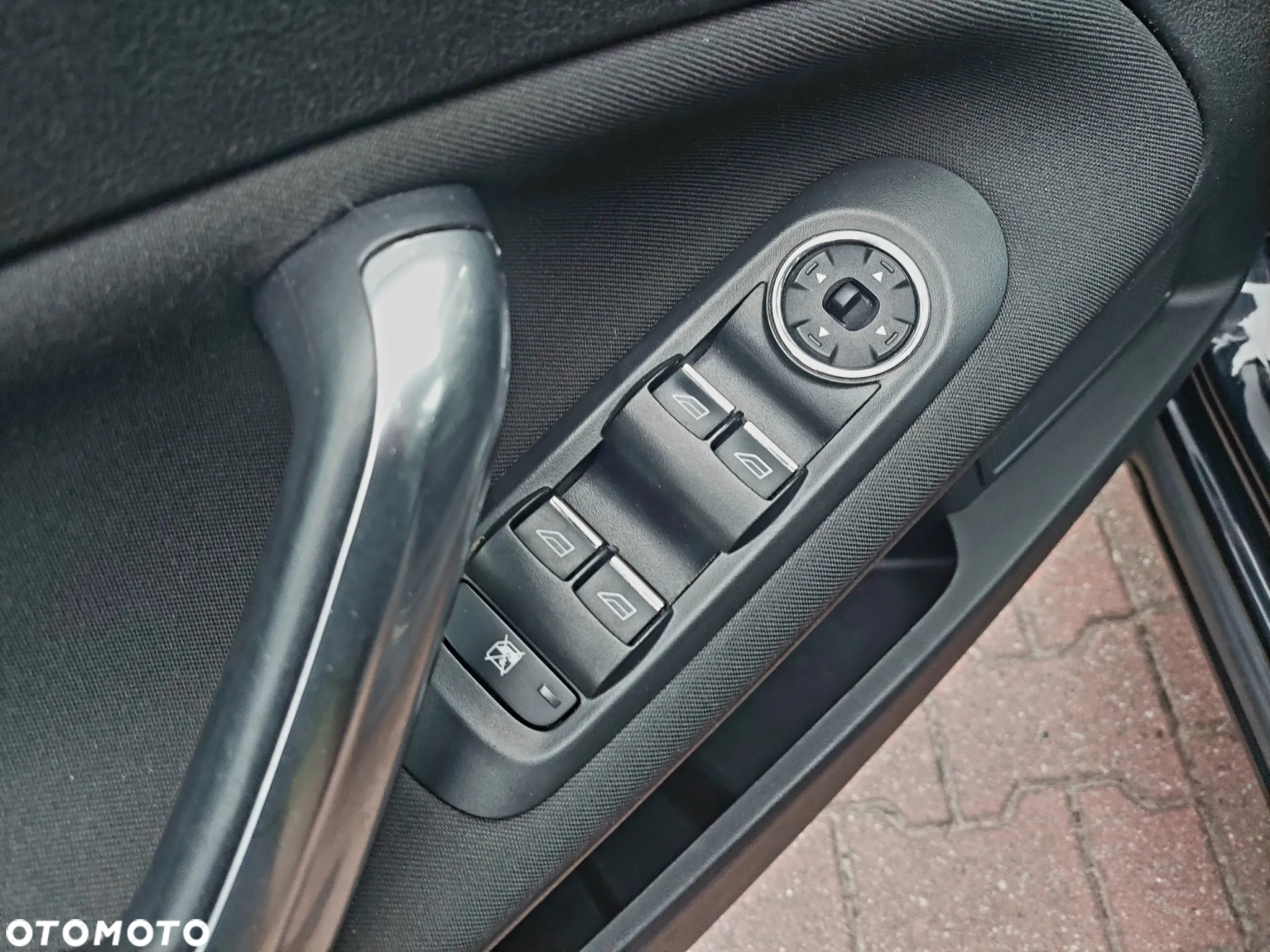 Ford Mondeo 1.6 T Ambiente - 17