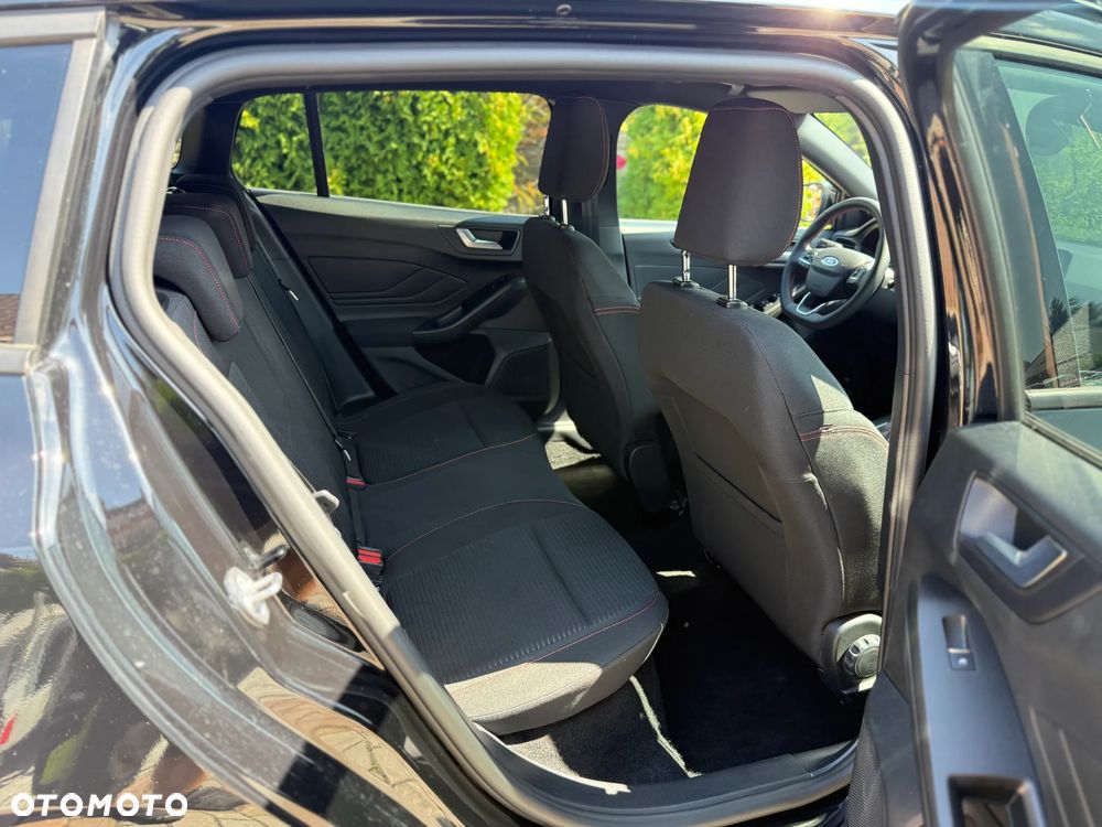 Ford Focus 1.0 EcoBoost mHEV ST-Line X - 11