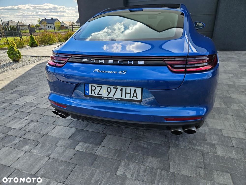 Porsche Panamera 4S - 11