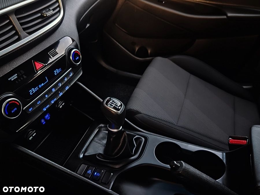 Hyundai Tucson 1.6 GDi 2WD Select - 25