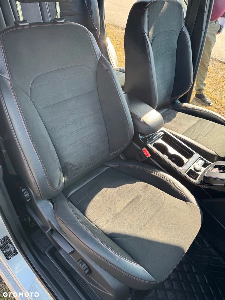 Ford Kuga 2.0 TDCi 4x4 ST-Line - 4