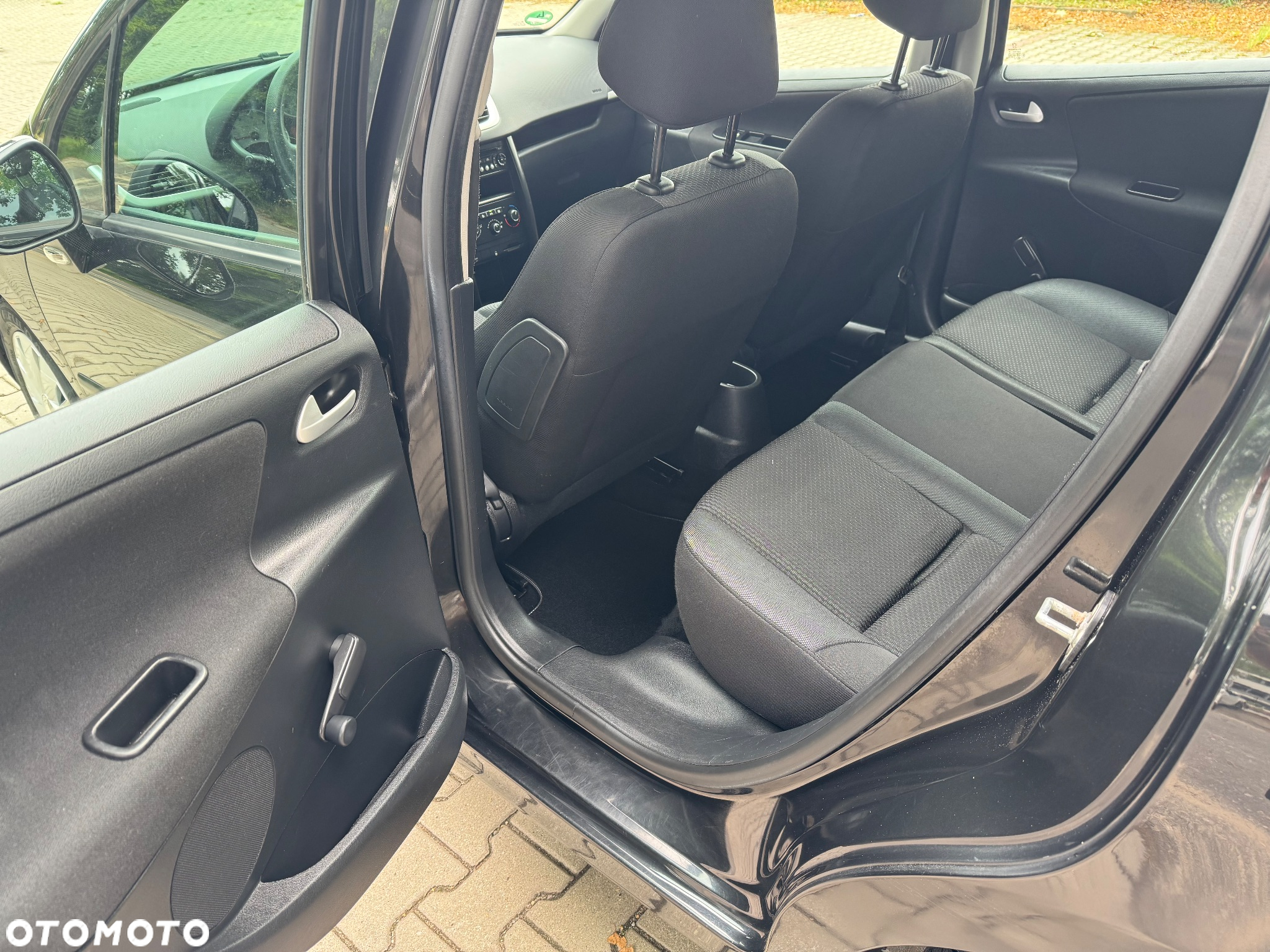 Peugeot 207 - 17