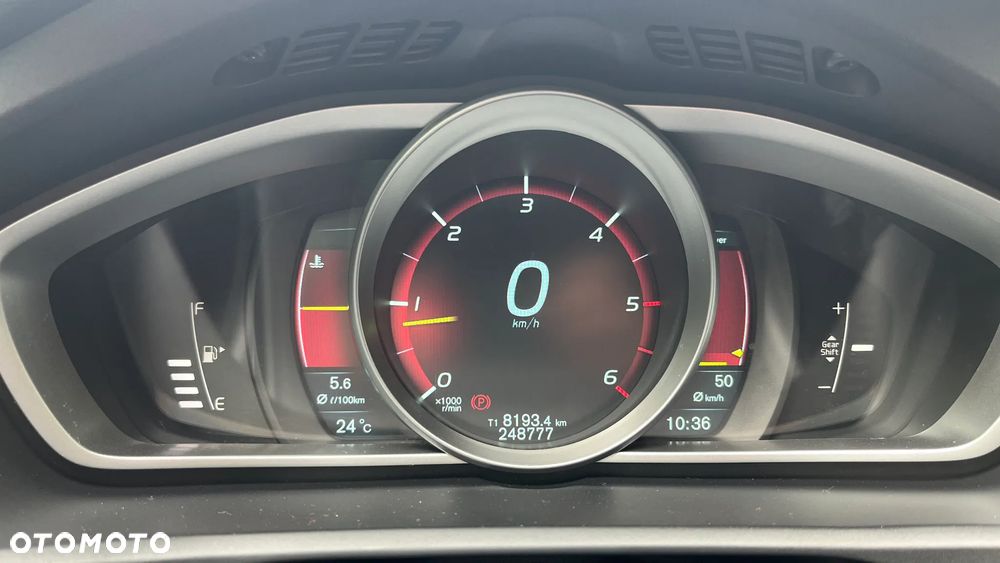 Volvo V40 D3 Momentum - 27
