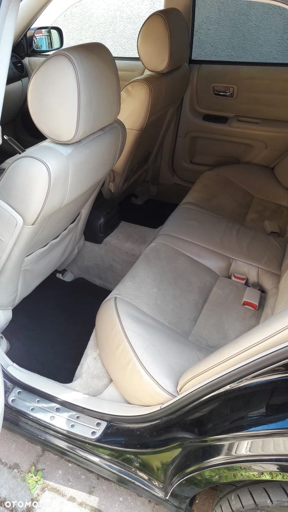 Lexus IS 300 SportCross - 13