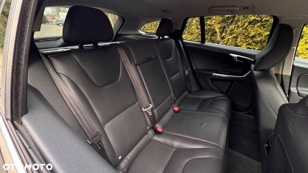 Volvo V60 D4 Geartronic Momentum - 10