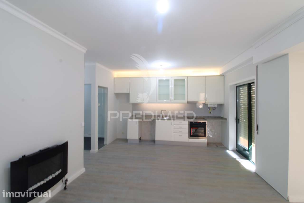 T1+1  remodelado no centro de Matosinhos - Grande imagem: 3/27