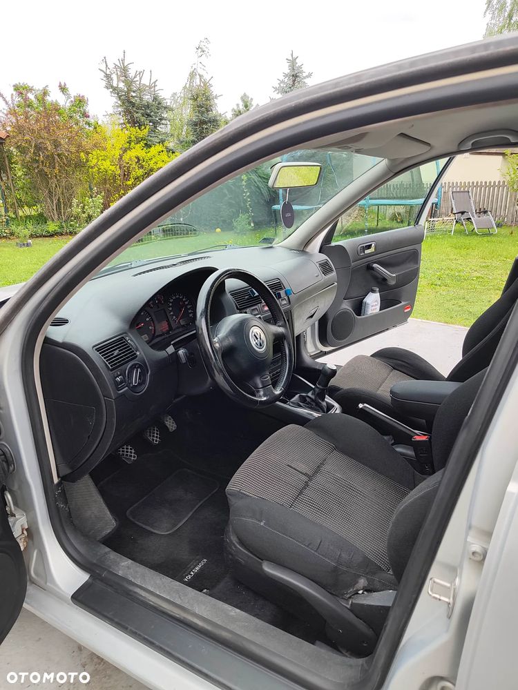 Volkswagen Golf 1.6 - 9