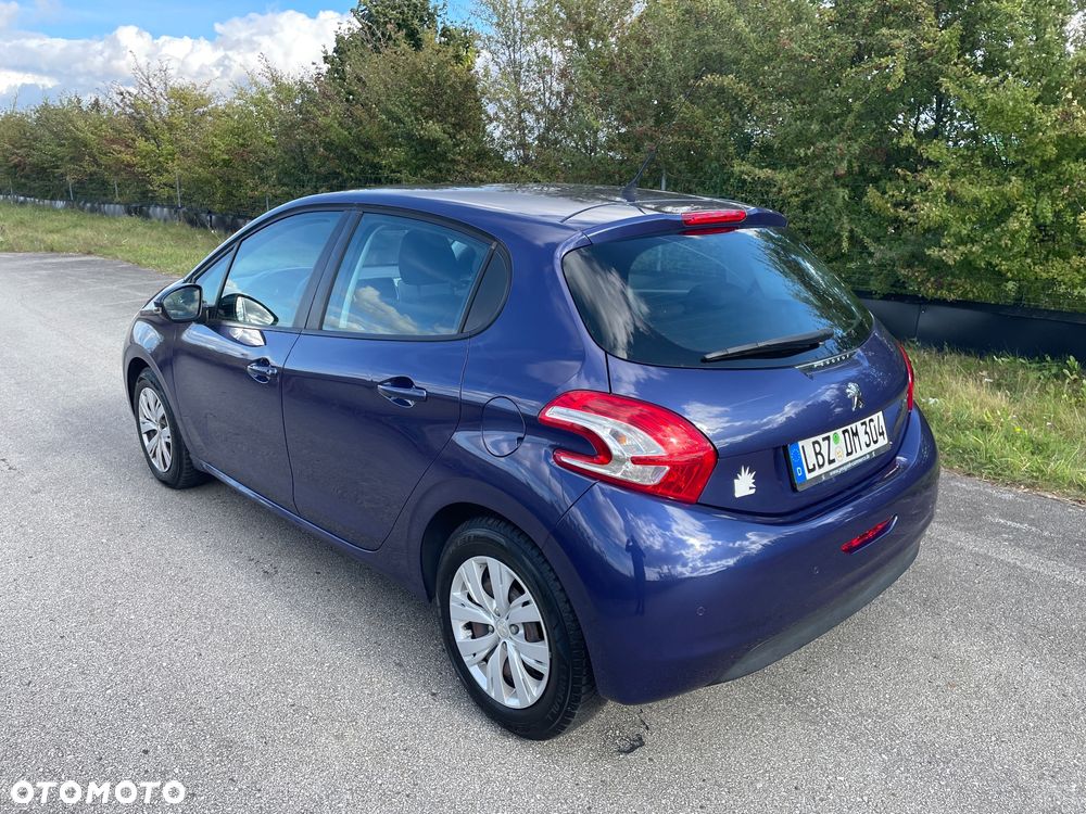 Peugeot 208 - 4