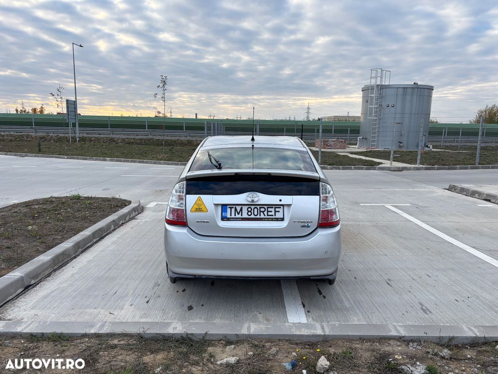 Toyota Prius - 5