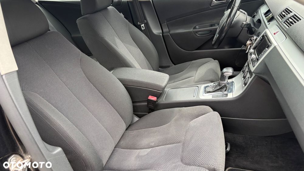Volkswagen Passat 2.0 TDI Comfortline DSG - 22