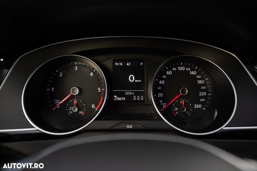 Volkswagen Passat 2.0 TDI SCR 4Motion DSG Highline - 10