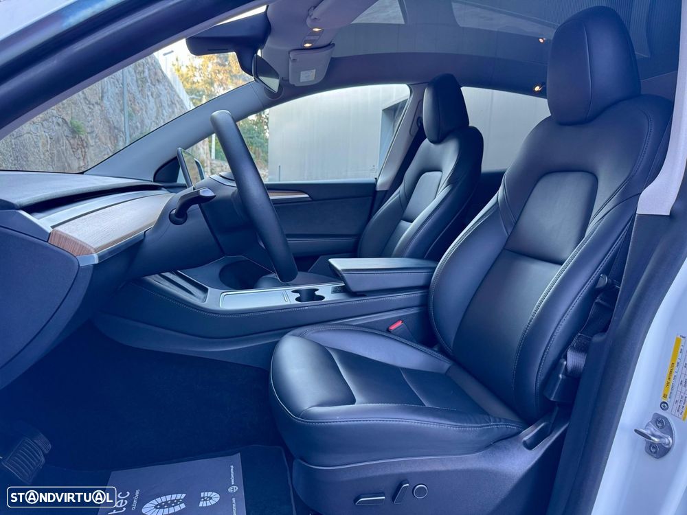 Tesla Model Y Long Range Dual Motor AWD - 30