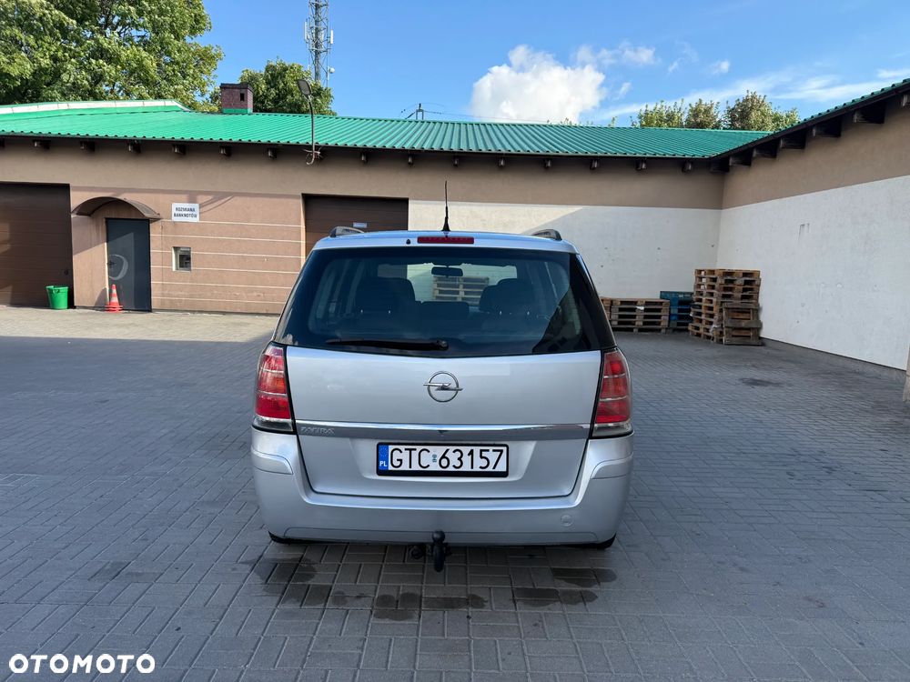 Opel Zafira 1.6 - 4