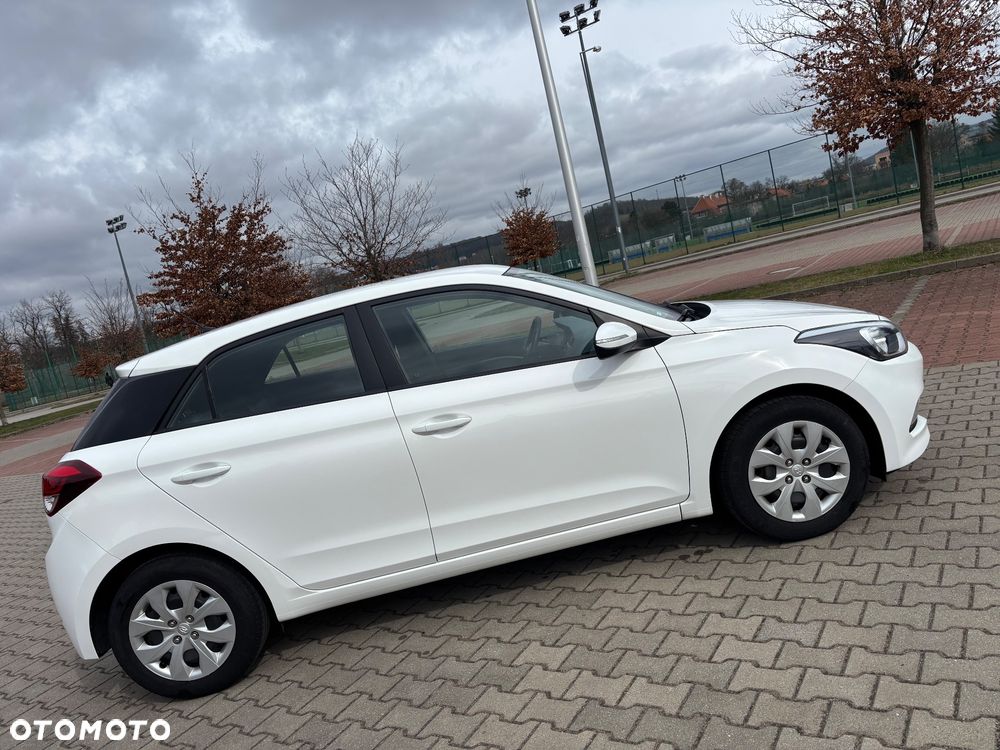 Hyundai i20 blue 1.2 Style - 12