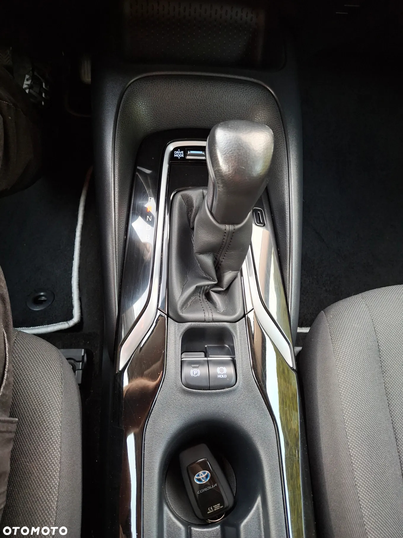 Toyota Corolla 1.8 Hybrid Comfort - 23