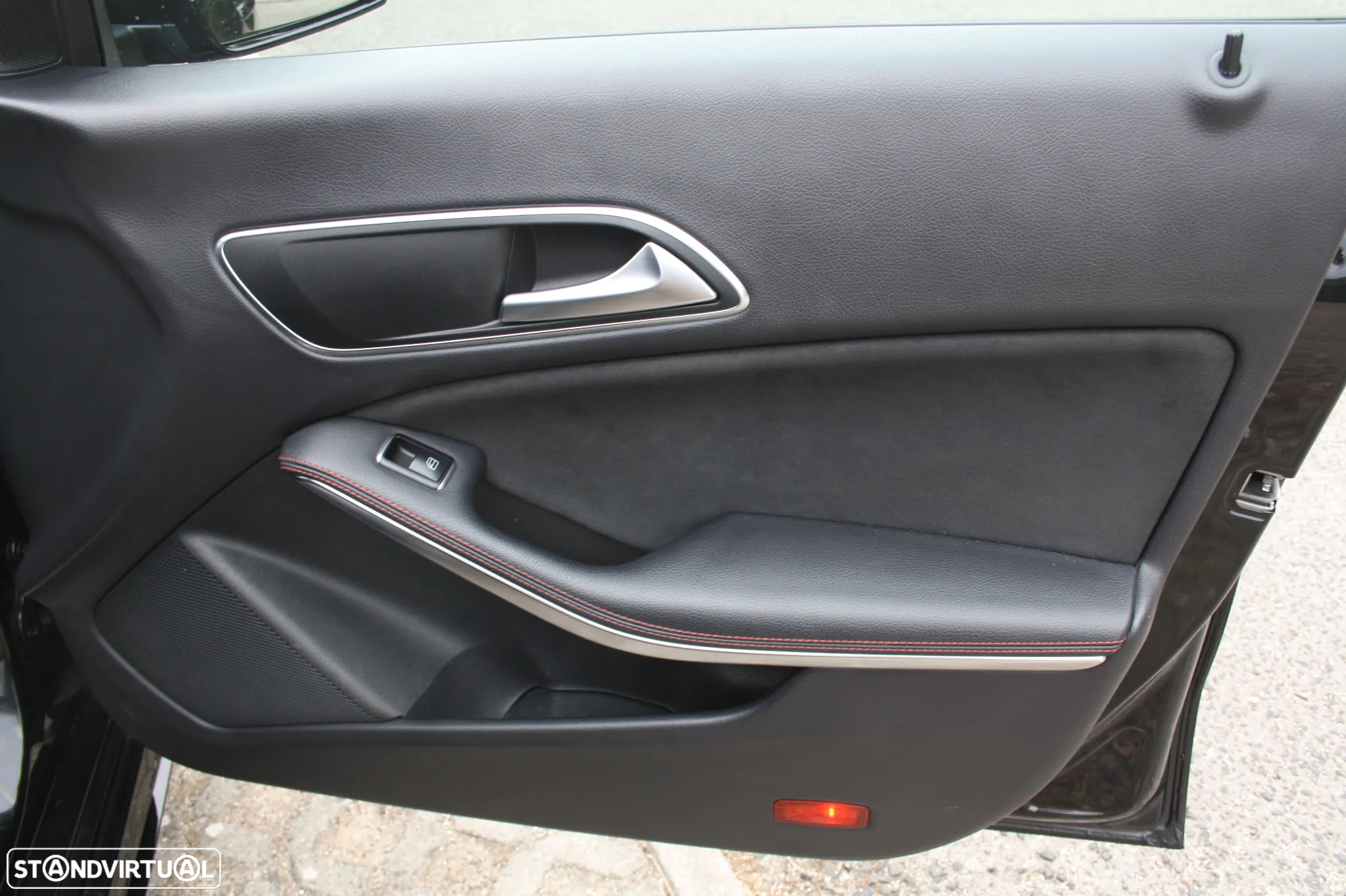 Mercedes-Benz CLA 180 d Shooting Brake AMG Line - 29