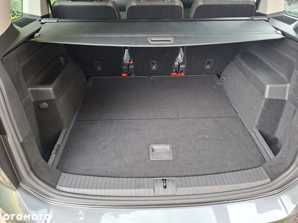Volkswagen Touran 1.5 TSI EVO Active - 22