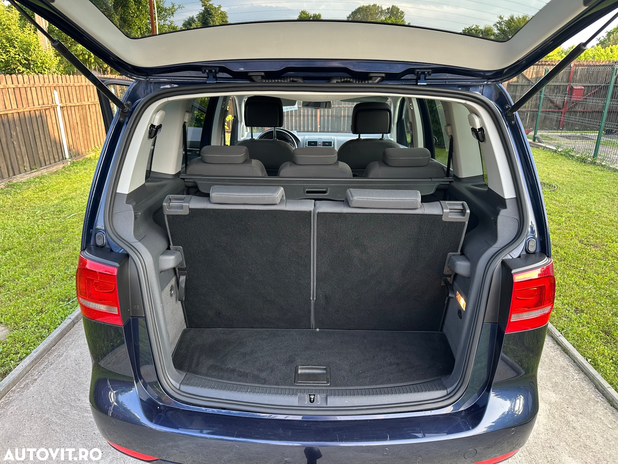 Volkswagen Touran 1.6 TDI DPF BlueMotion Technology MATCH - 14