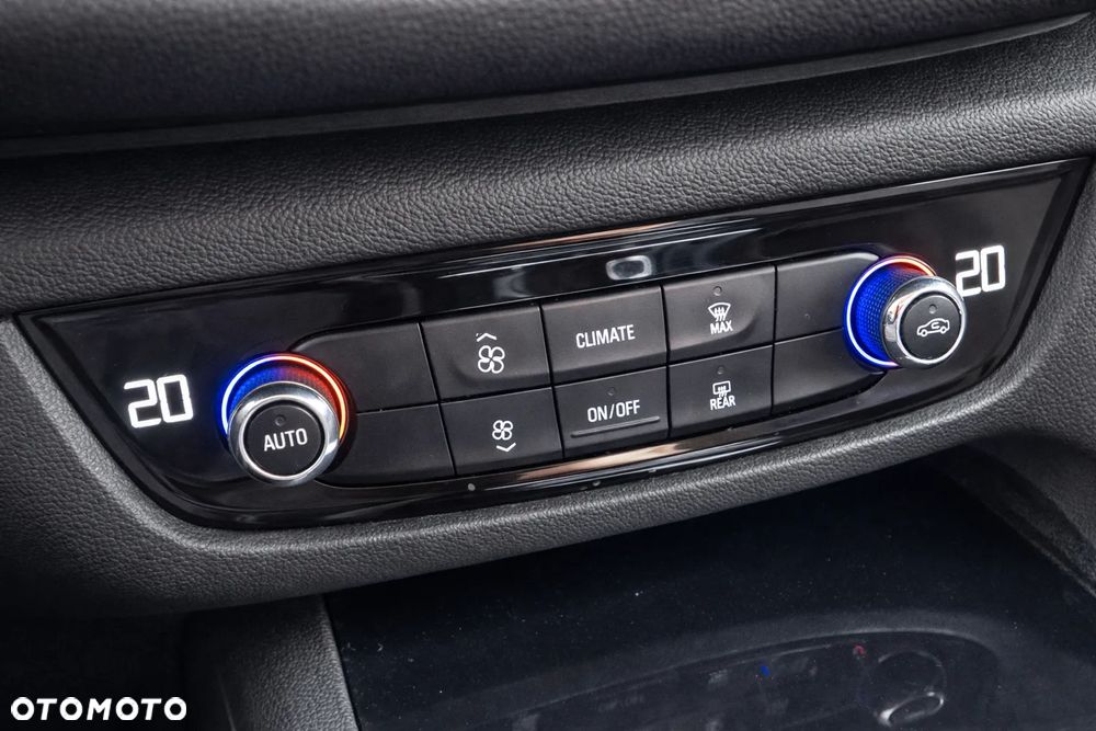 Opel Insignia 1.5 T Innovation S&S - 12