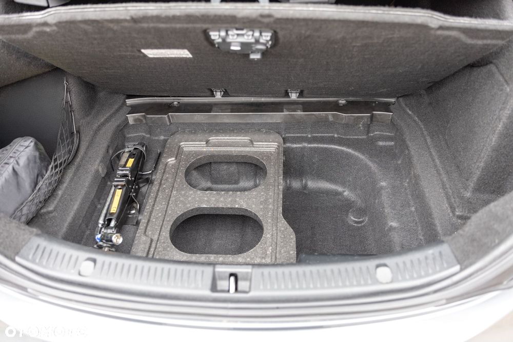 Mercedes-Benz Klasa E 220 d 4-Matic Business Edition 9G-TRONIC - 18