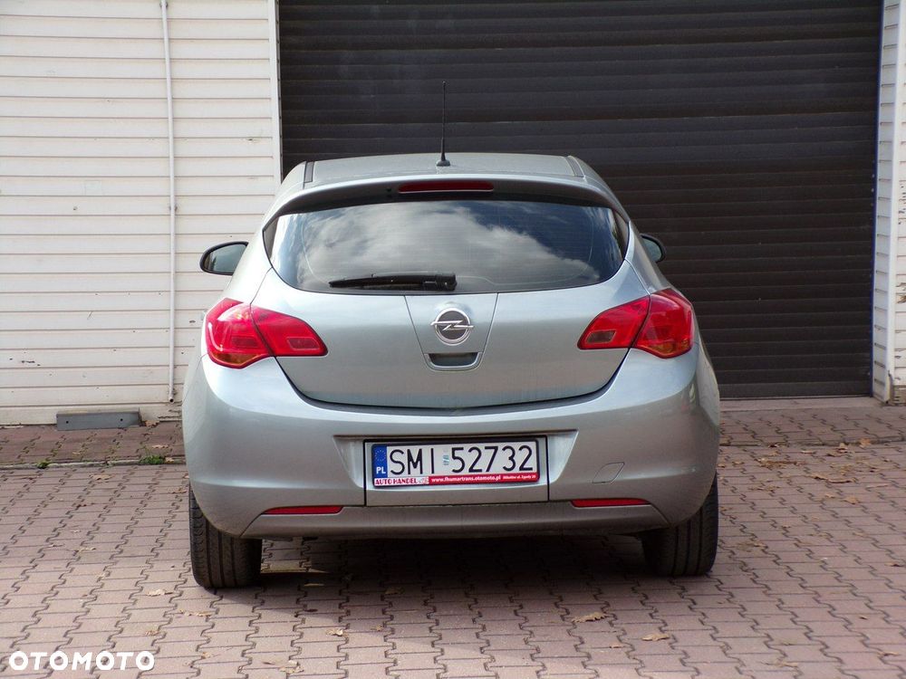 Opel Astra - 8