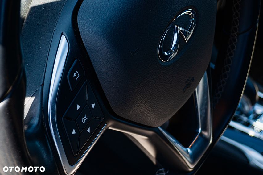 Infiniti Q30 2.2d Sport City Black AWD 7DCT - 31