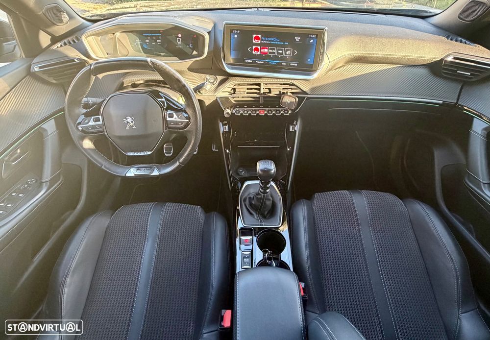Peugeot 2008 1.2 PureTech GT - 11