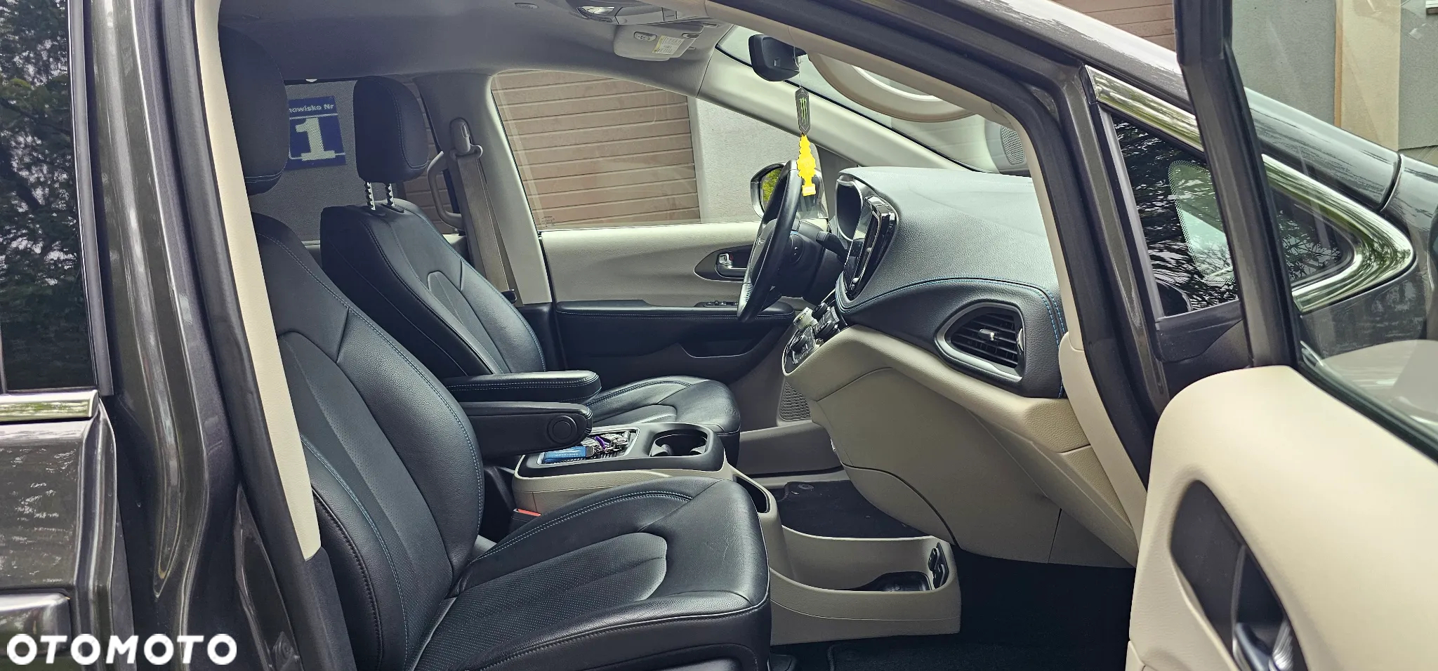 Chrysler Pacifica - 13