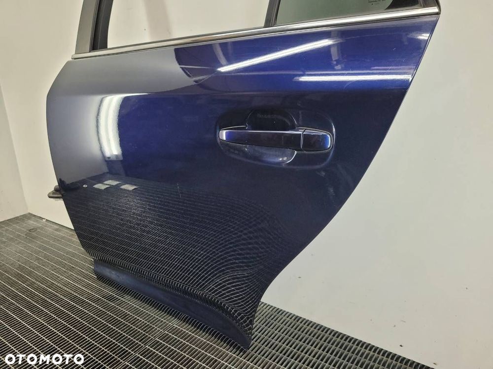 DRZWI TYŁ TYLNE LEWE KOMPLETNE TOYOTA AVENSIS T27 KOMBI 8S6 - 5