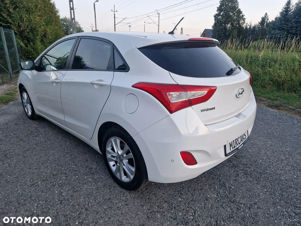 Hyundai i30 1.4 Comfort World Cup - 4