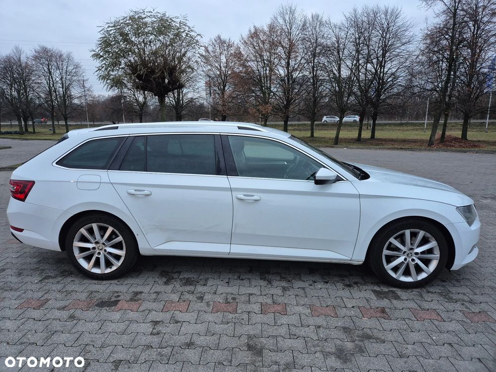 Skoda Superb 2.0 TDI Style - 4