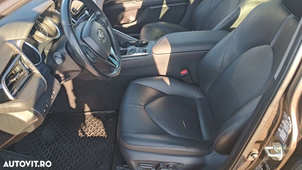 Toyota Camry 2.5 Hybrid Business - 6