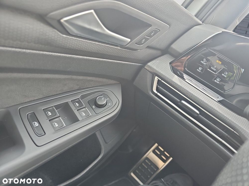 Volkswagen Golf - 23