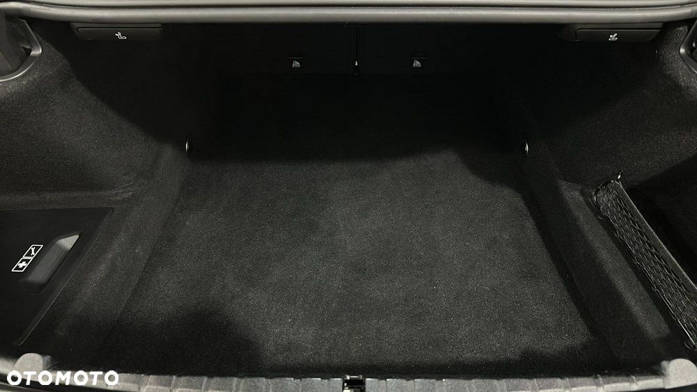 BMW Seria 8 - 11