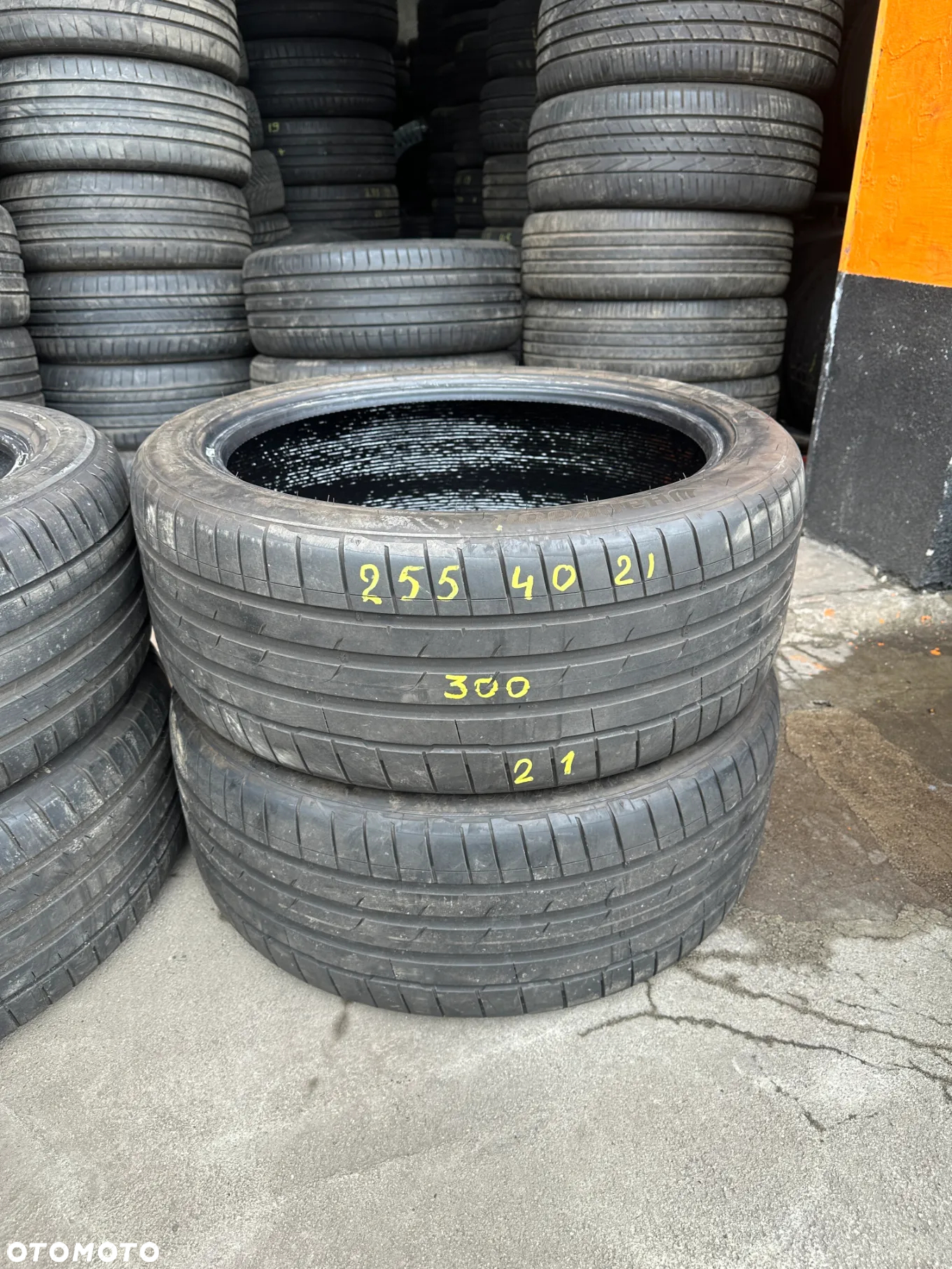 255/40x21 Hankook - 3