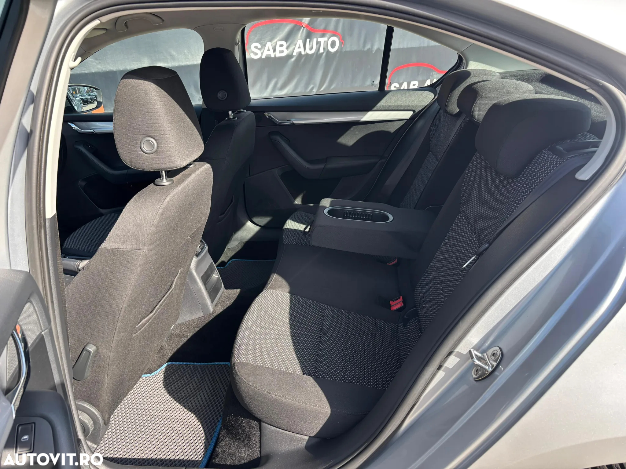 Skoda Octavia 1.4 TSI AMBITION - 11