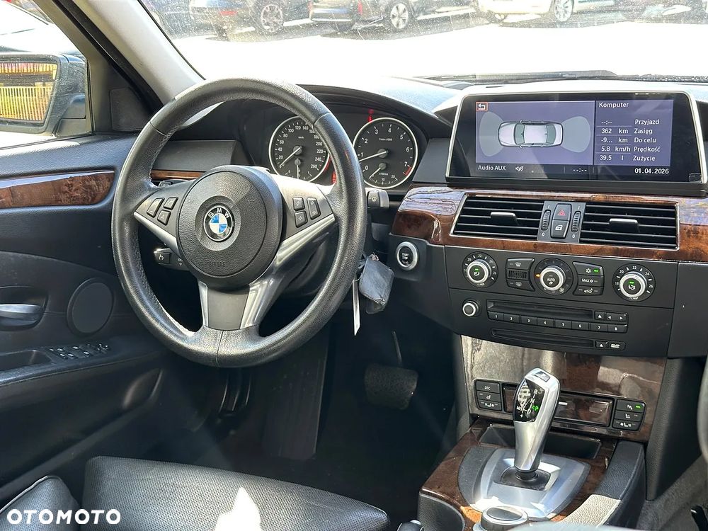 BMW Seria 5 530i xDrive - 14