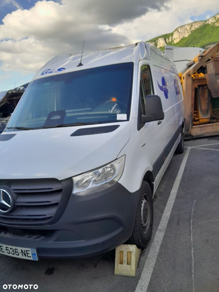 Mercedes-Benz eSprinter - 2