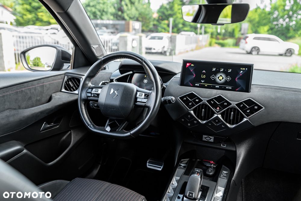 DS Automobiles DS 3 Crossback 1.2 PureTech Performance Line + - 23